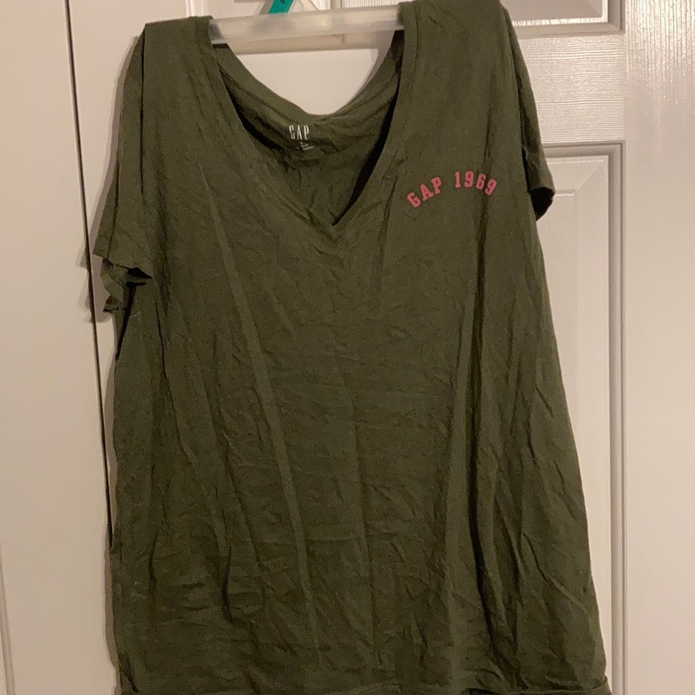 GAP shirt